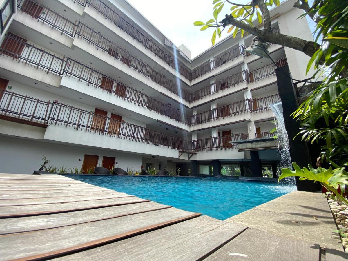 Sun Royal Hotel กูตา ภายนอก รูปภาพ